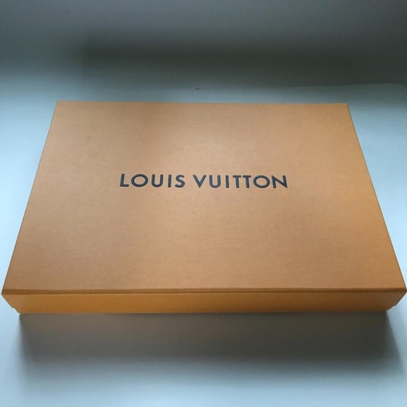 Large Louis Vuitton Gift Box and Ribbon - Picture 2 of 7
